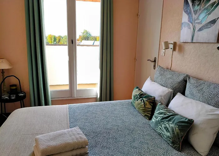 Bel Appartement Refait A Neuf, Calme Et Ensoleille